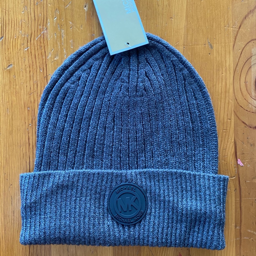 NWT MICHAEL MICHAEL KORS Grey Beanie